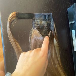 SOLD!!!!!!    28 inch Ponytail Extension